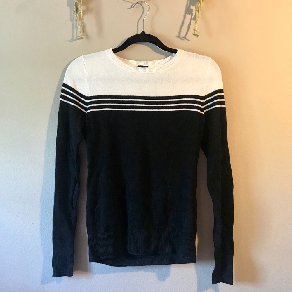 Brandy Melville lightweight sweater